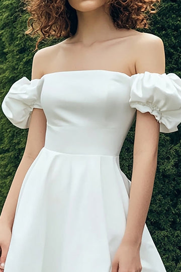 Elegancka linia A Off the shoulder bufiaste rękawy Do kolan Mała Biała Sukienka Dyplomowa